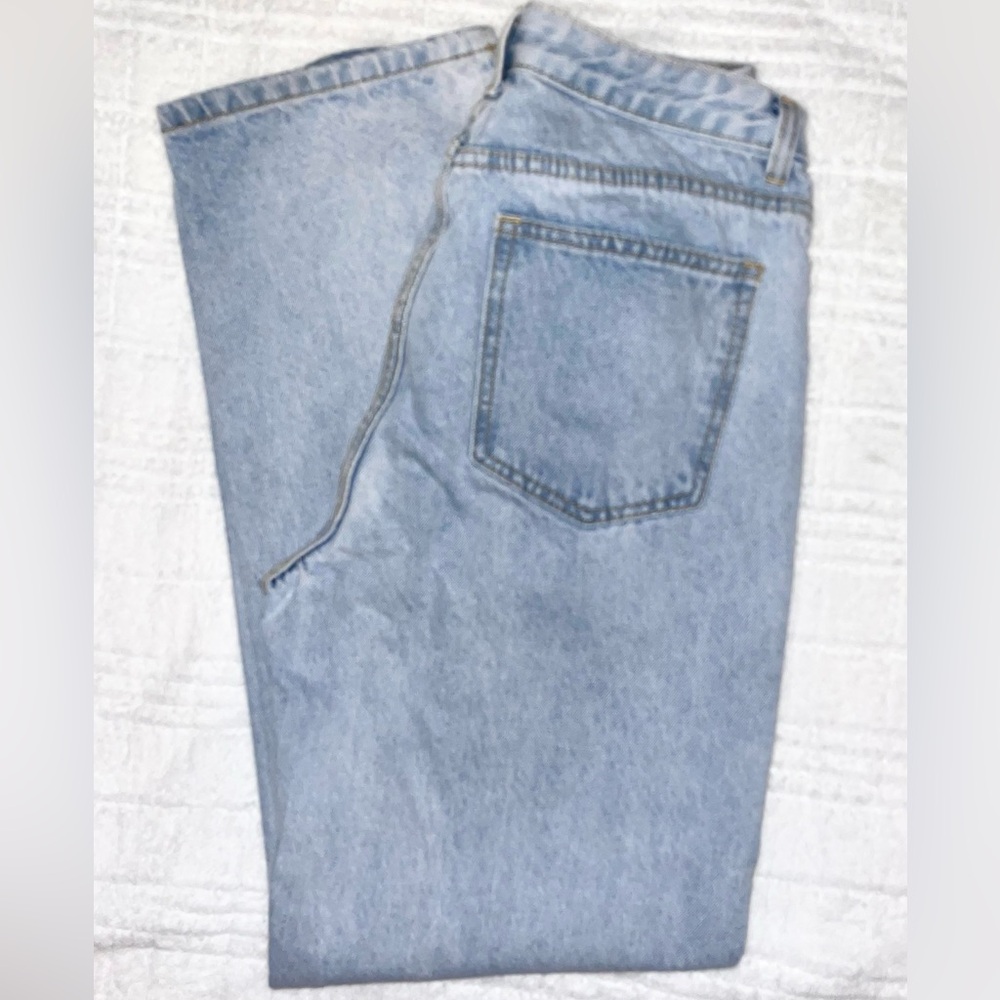 PrettyLittleThing Light Blue Straight Leg Jeans